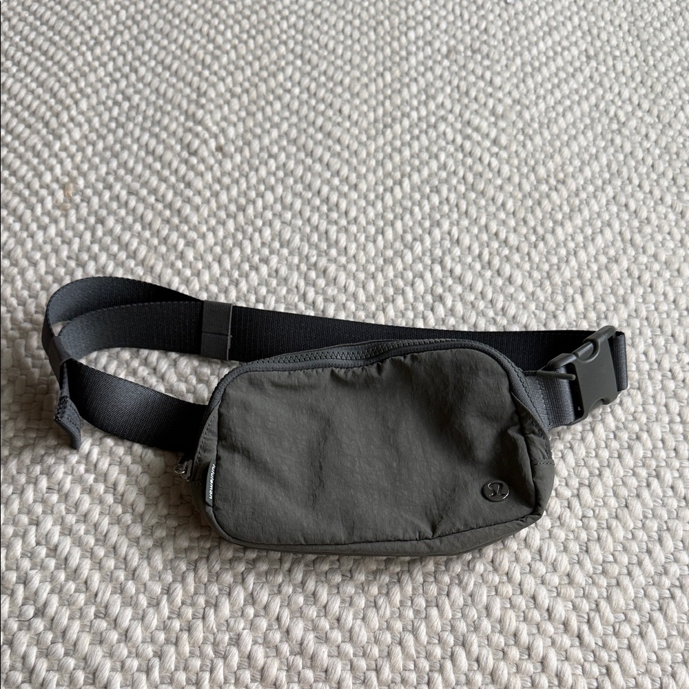 Lululemon belt bag